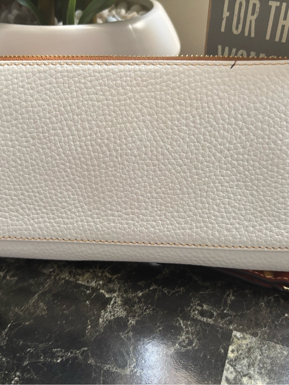 Dooney & Bourke White Pebble Leather π Free Gift with Purchase! β¨ - Picture 4 of 9